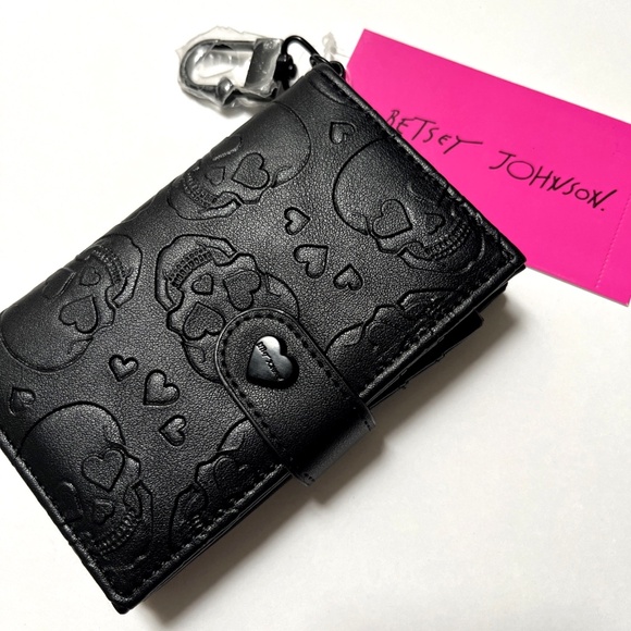 NWT BETSEY JOHNSON Tab Card Case Wallet Skulls Black Keychain Halloween Skull - Picture 1 of 5